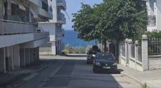 ID 1294 Двуетажна къща на метри от морето в Неа Ираклия, Халкидики
